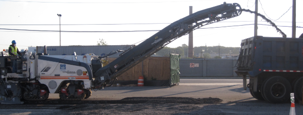 Машинист фрезы дорожной